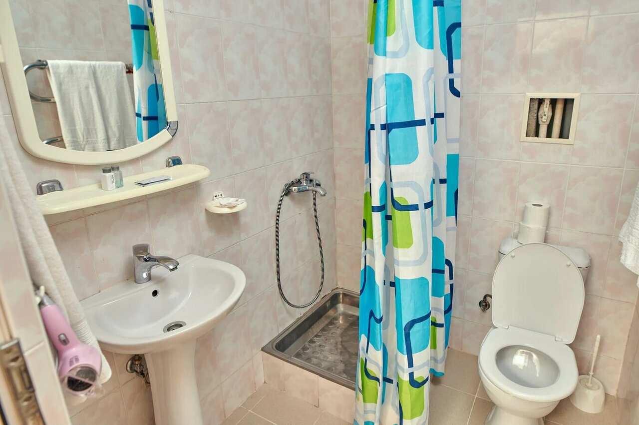 Гостиница Глобус Лоо-62