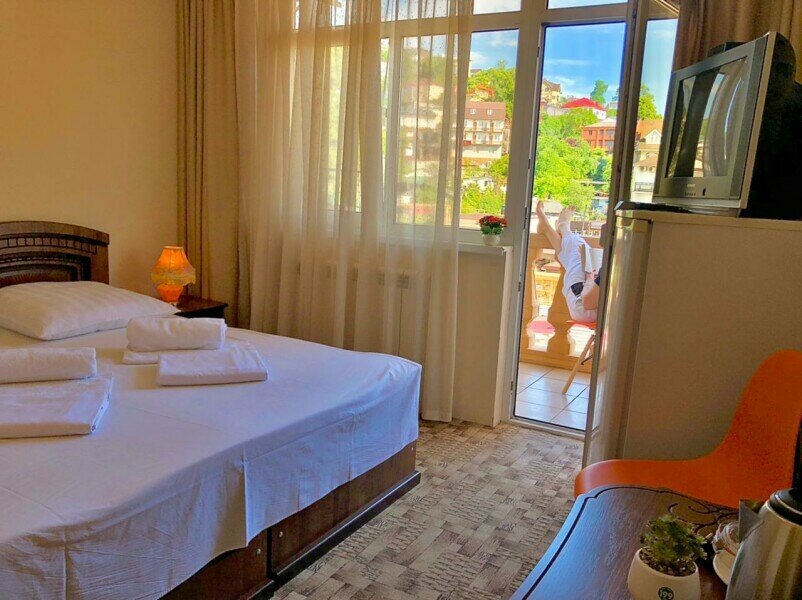 Гостиница Глобус Лоо