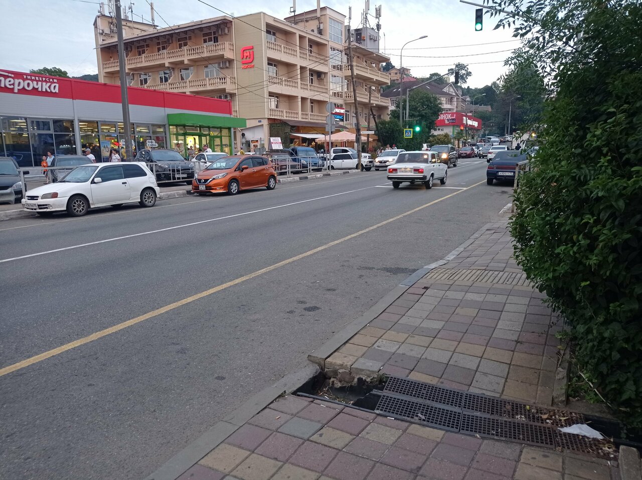 Гостиница Глобус Лоо-82