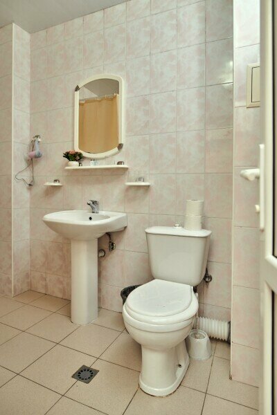 Гостиница Глобус Лоо