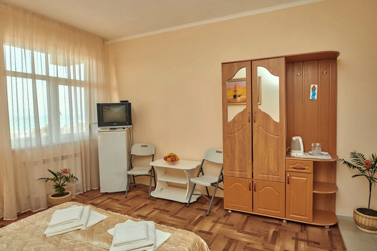 Гостиница Глобус Лоо-55