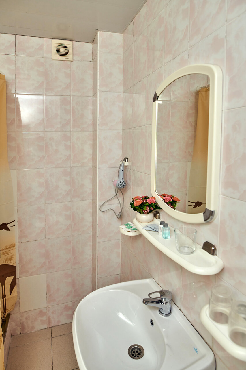 Гостиница Глобус Лоо-41