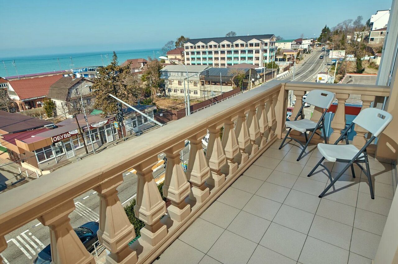 Гостиница Глобус Лоо-56