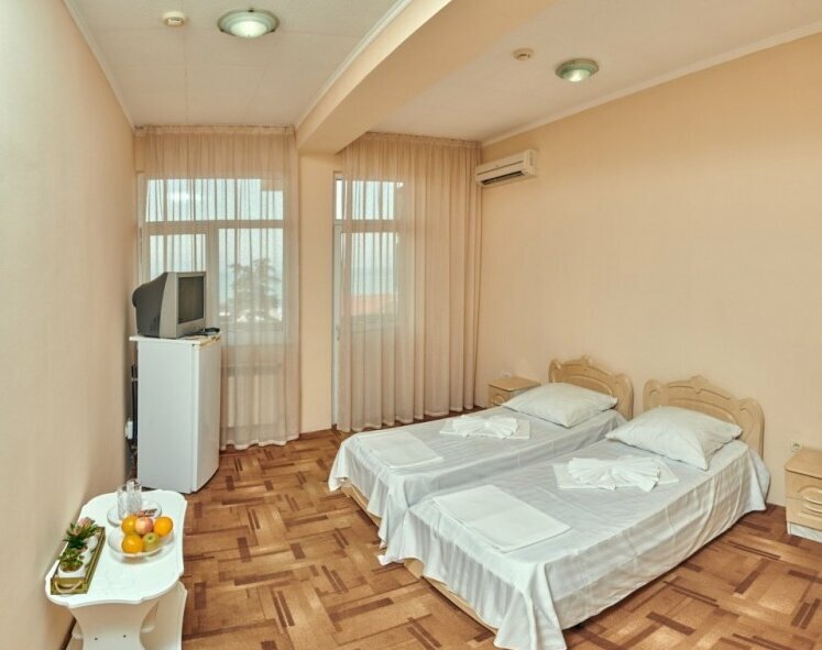 Гостиница Глобус Лоо-74