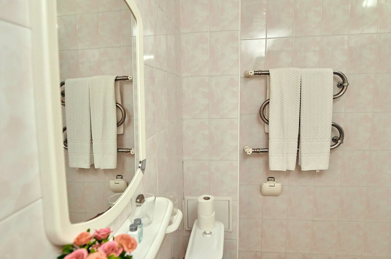 Гостиница Глобус Лоо-63