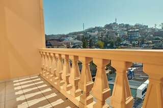 Гостиница Глобус Лоо Бюджетный двухместный номер с 2 отдельными кроватями-5