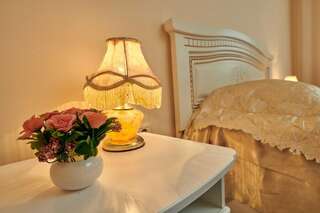 Гостиница Глобус Лоо Стандартный трехместный номер-8