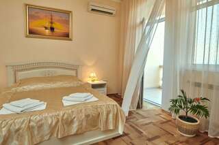 Гостиница Глобус Лоо Стандартный трехместный номер-1