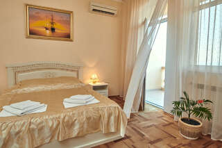 Гостиница Глобус Лоо-5