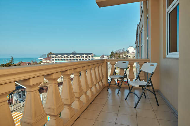 Гостиница Глобус Лоо-9