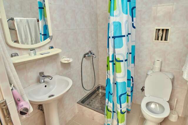 Гостиница Глобус Лоо-61