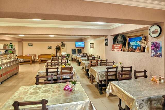 Гостиница Глобус Лоо-69