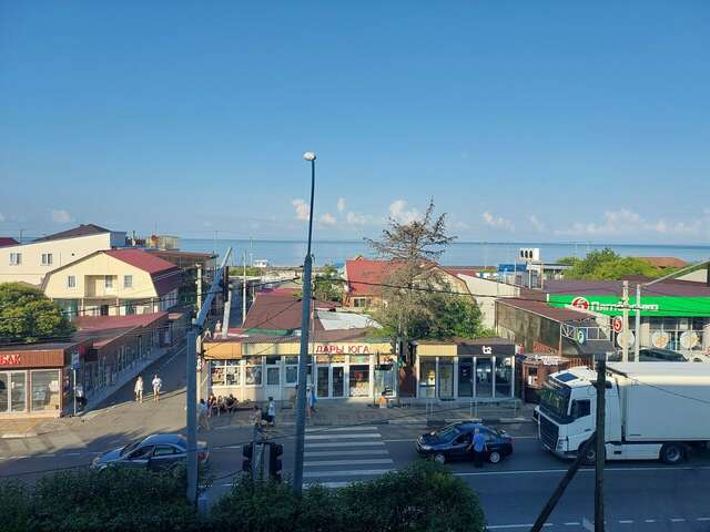 Гостиница Глобус Лоо-77