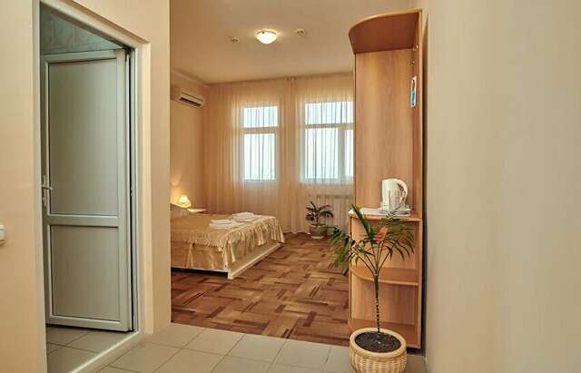 Гостиница Глобус Лоо-64