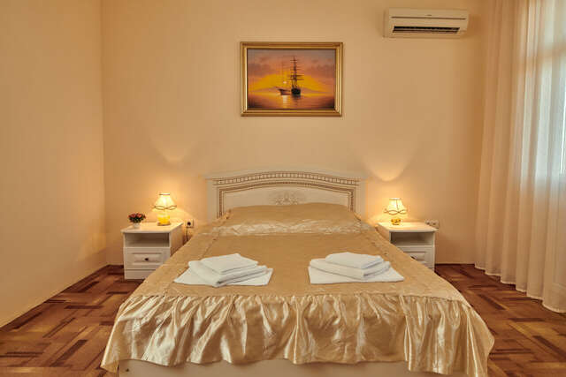 Гостиница Глобус Лоо-5